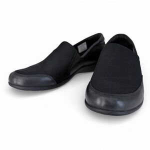 ARAVON black leather comfort slip-on shoes size 7